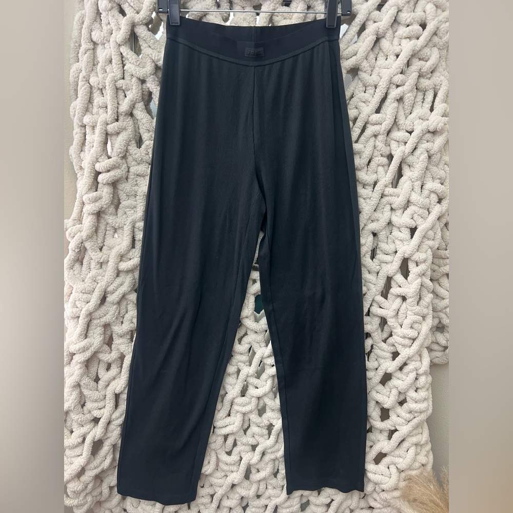 SKIMS Black Stretch Lounge Pants